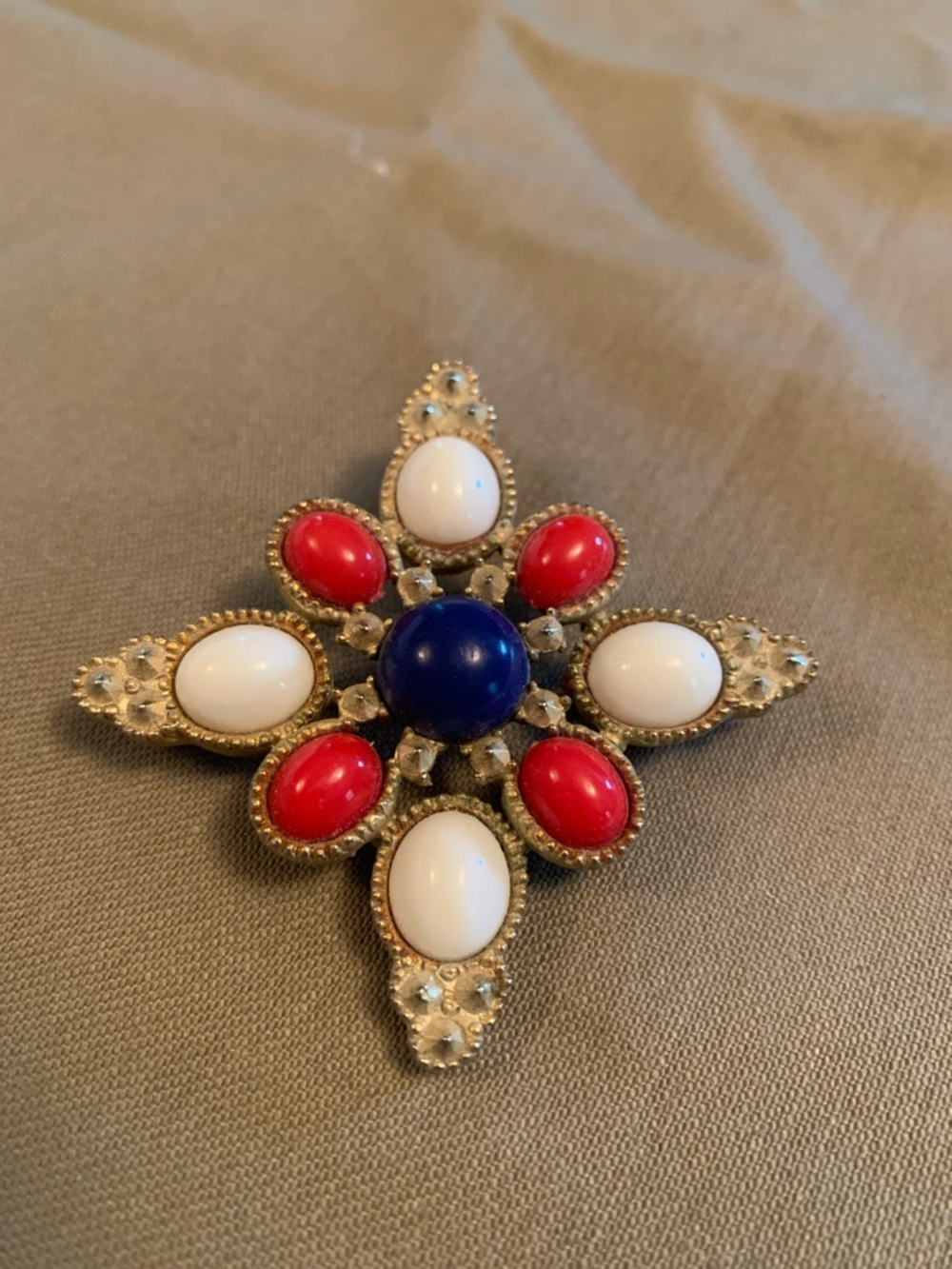 Sarah Coventry Vintage Brooch